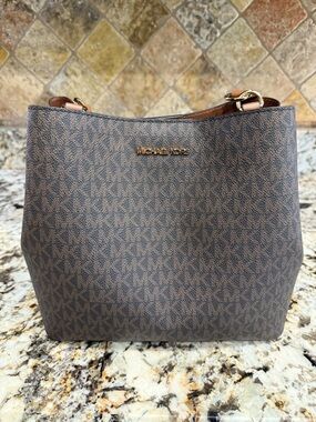 Michael Kors Bucket Bag Purse